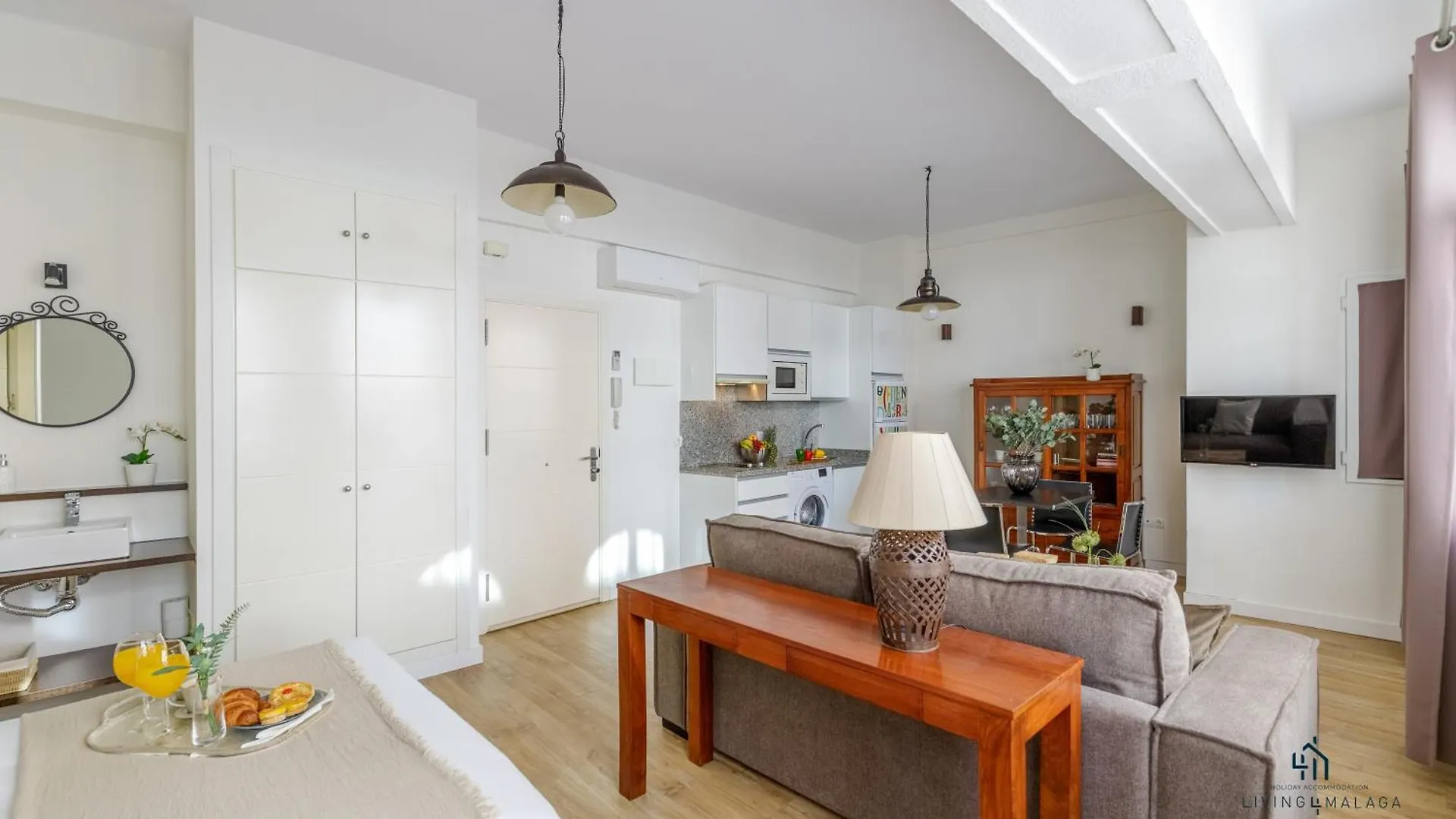 Living4Malaga Charming Twin Apartment