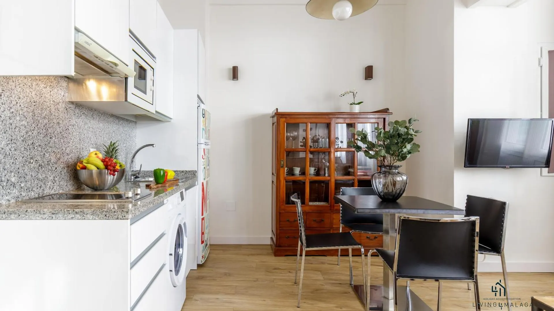 Living4Malaga Charming Twin Apartment