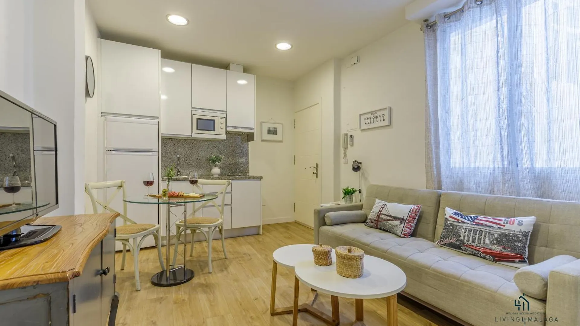 Living4Malaga Charming Twin Apartment
