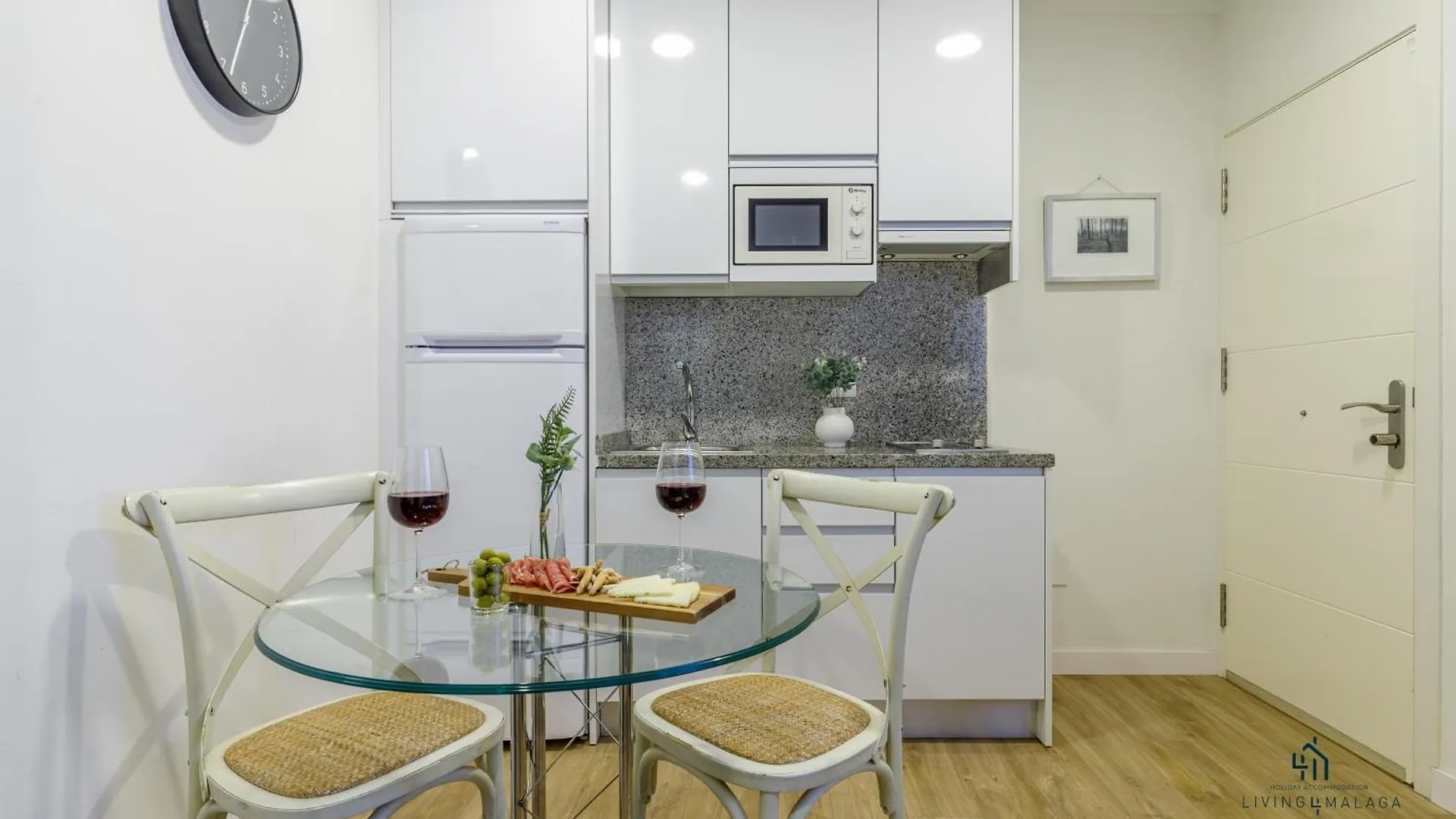 Living4Malaga Charming Twin Apartment